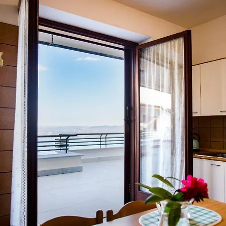 Lejlighed Panorama 2 - Apt. With Terrace And Amazing View Massino Visconti